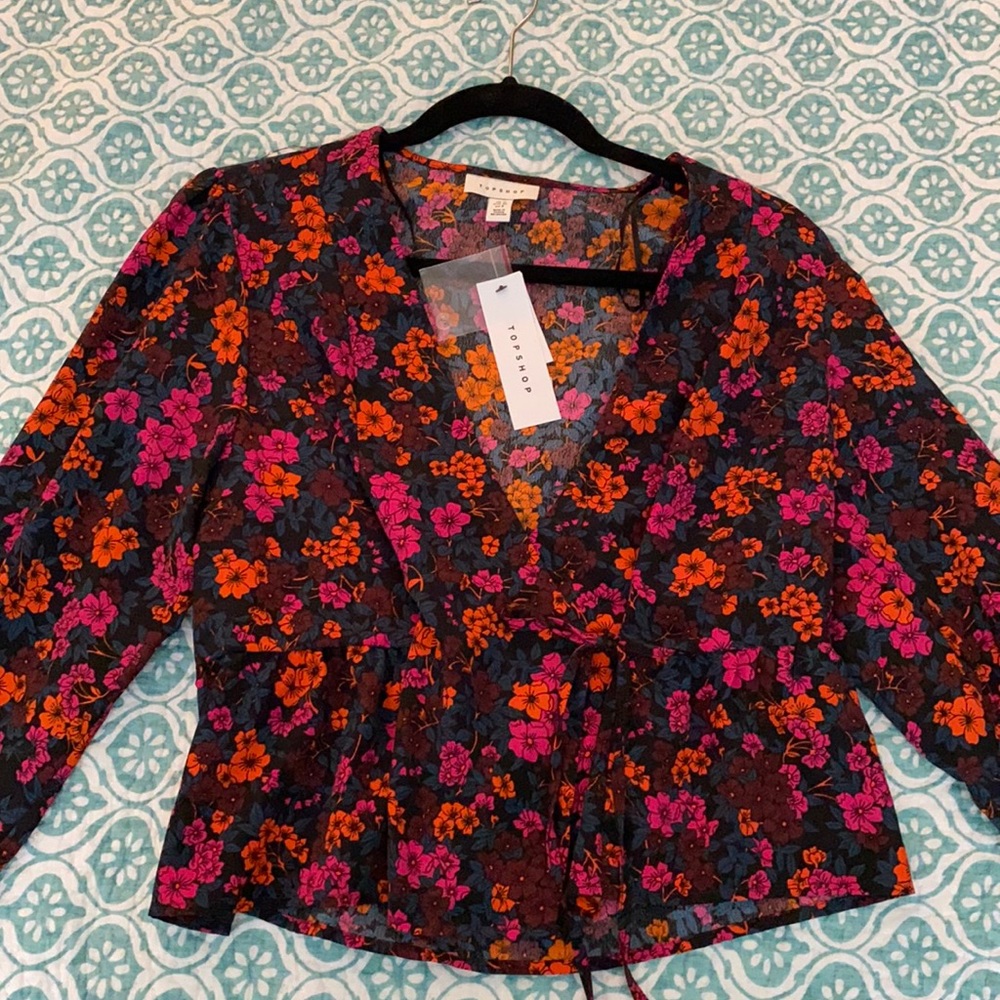 Topshot floral top, never worn